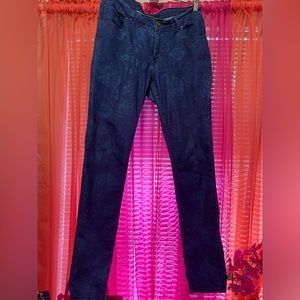 Size 10 denim blue floral print PZI jeans. Regular length.